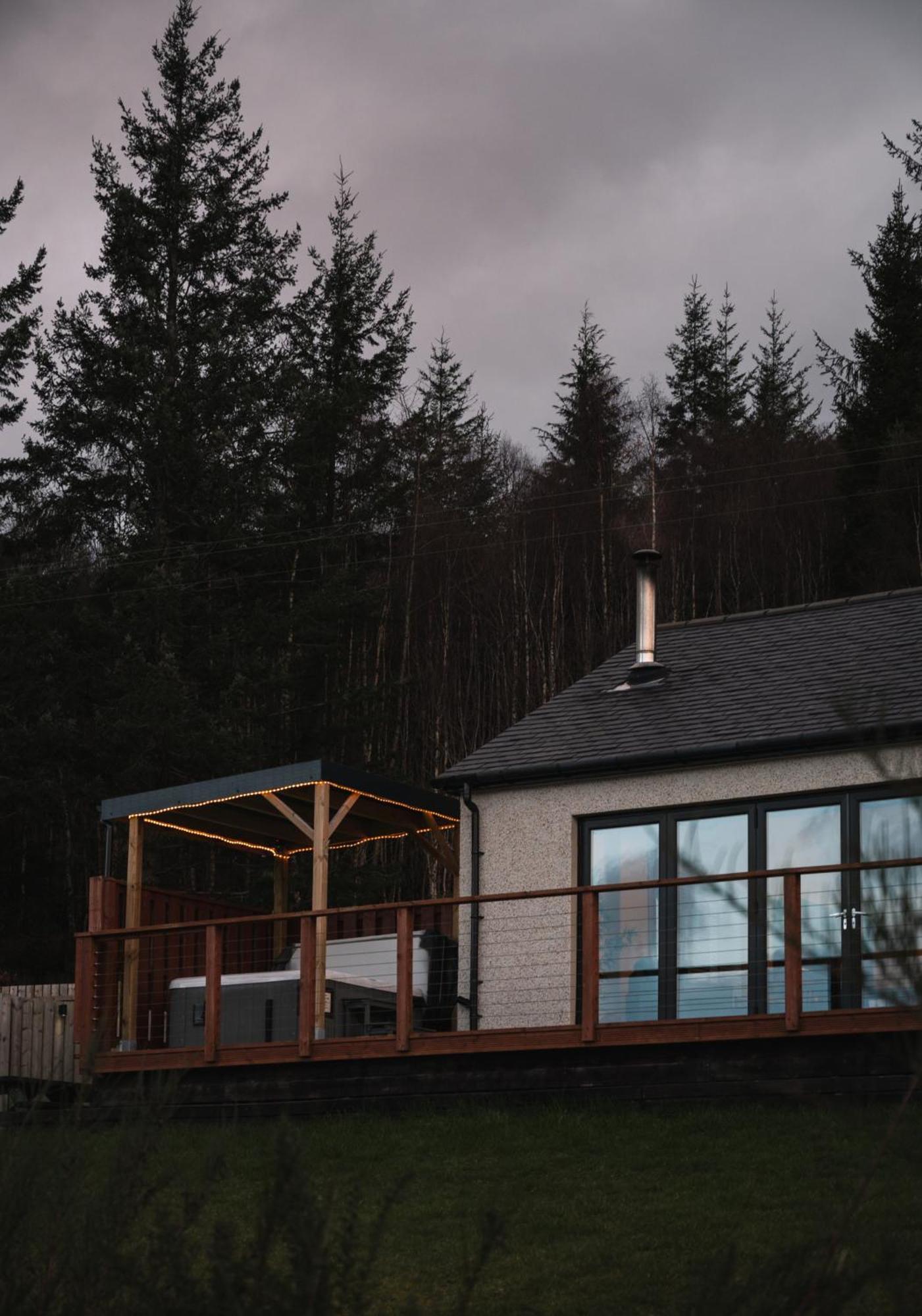 Shoreland Lodges - Cherry Lodge Fort Augustus Exterior photo