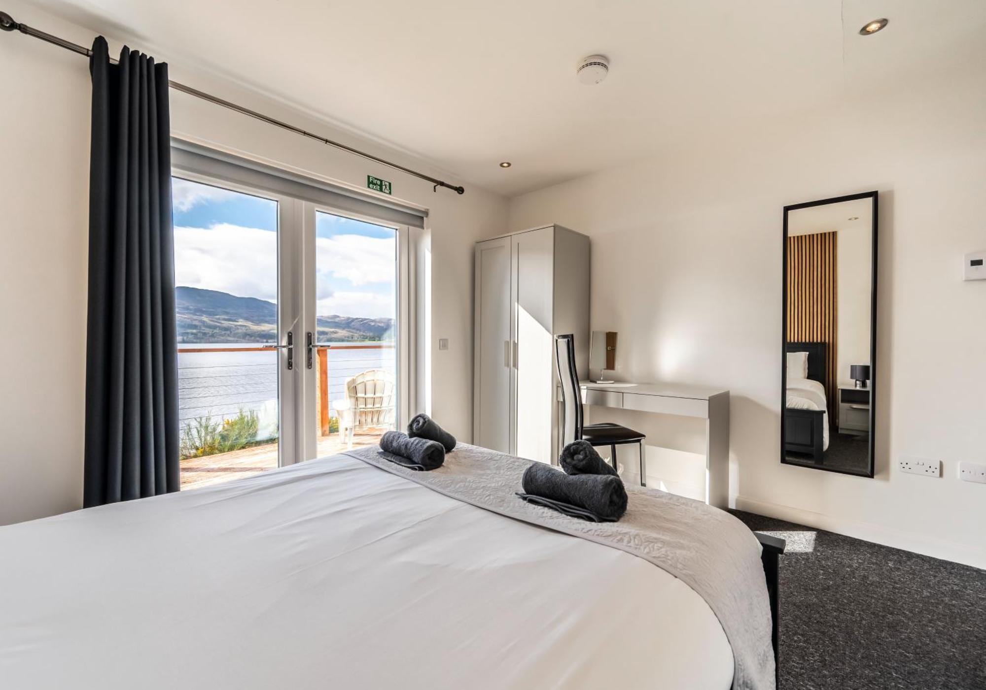 Shoreland Lodges - Cherry Lodge Fort Augustus Exterior photo