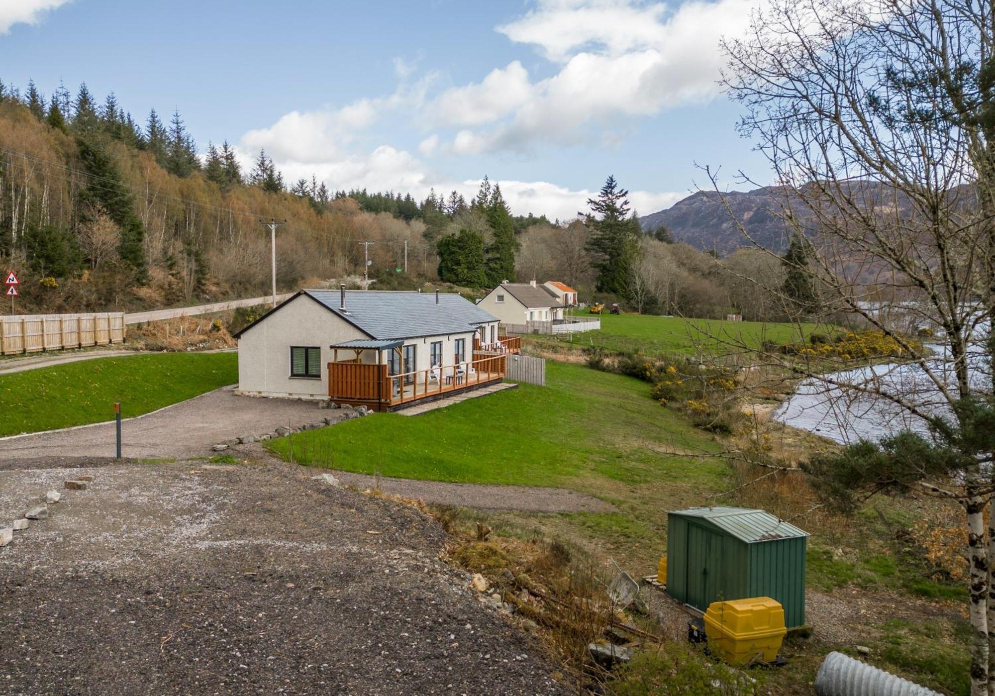 Shoreland Lodges - Cherry Lodge Fort Augustus Exterior photo