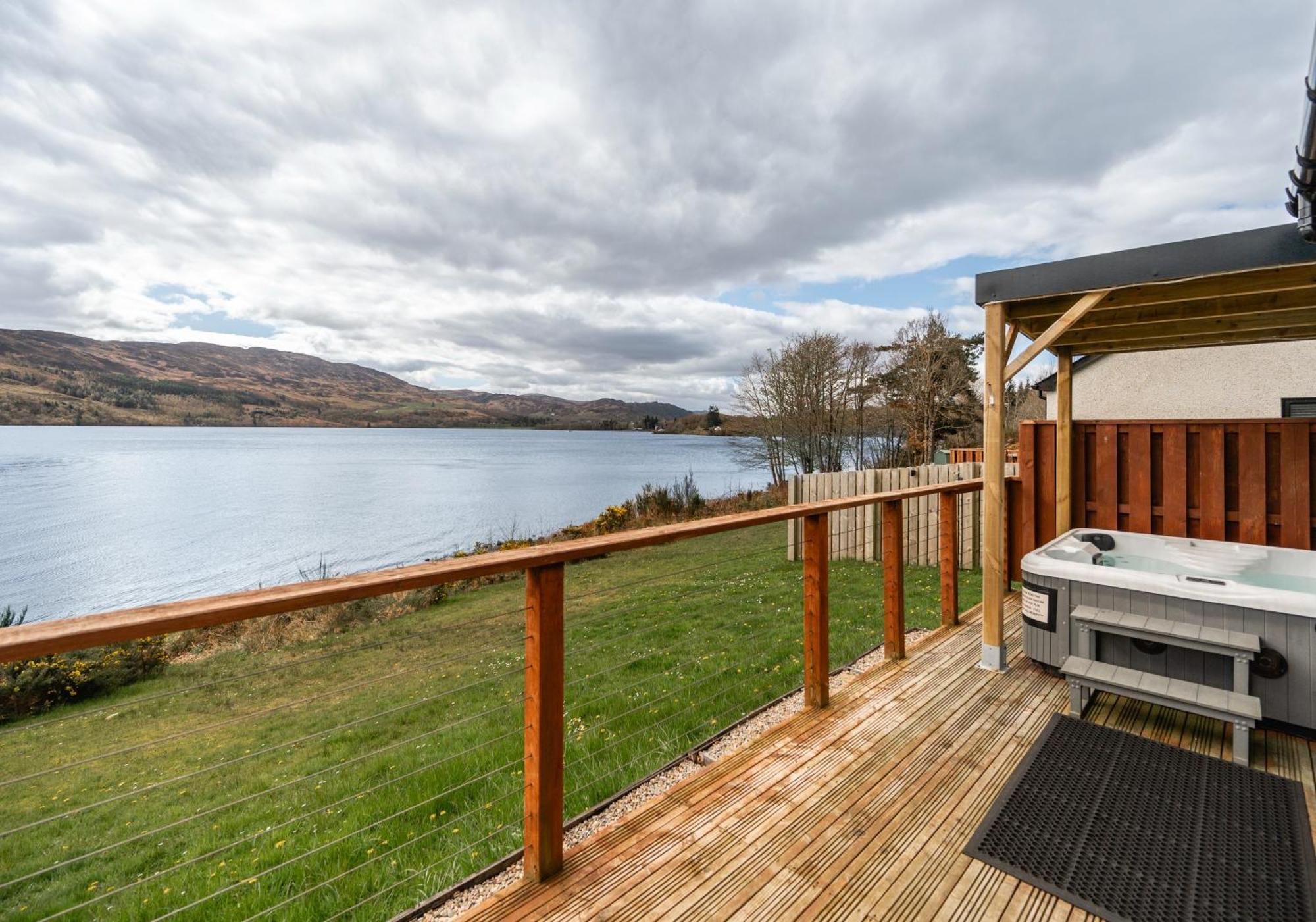 Shoreland Lodges - Cherry Lodge Fort Augustus Exterior photo
