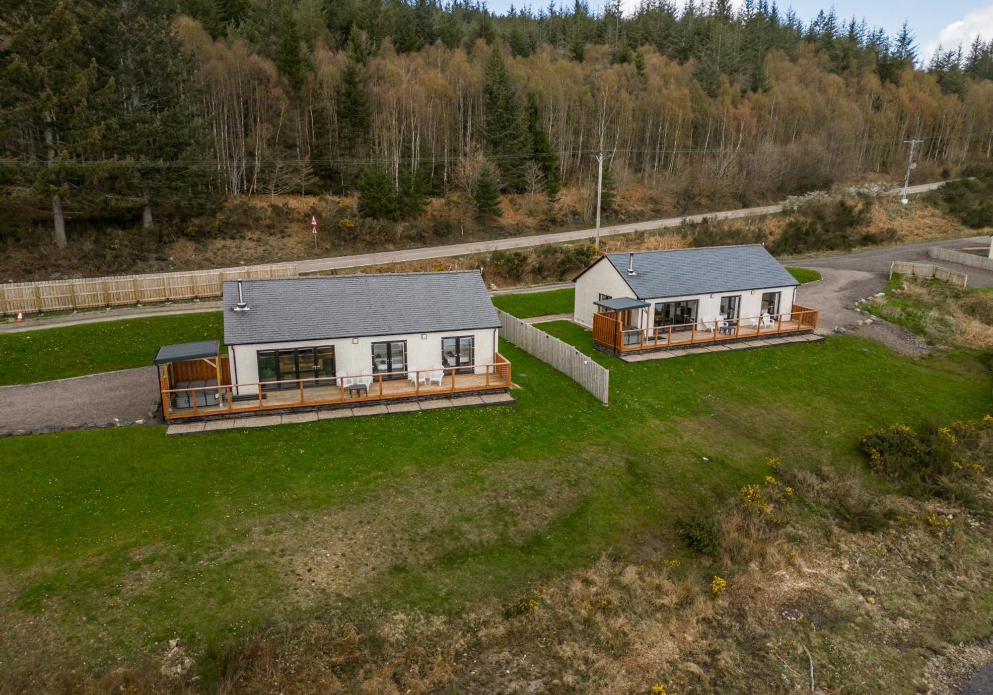 Shoreland Lodges - Cherry Lodge Fort Augustus Exterior photo